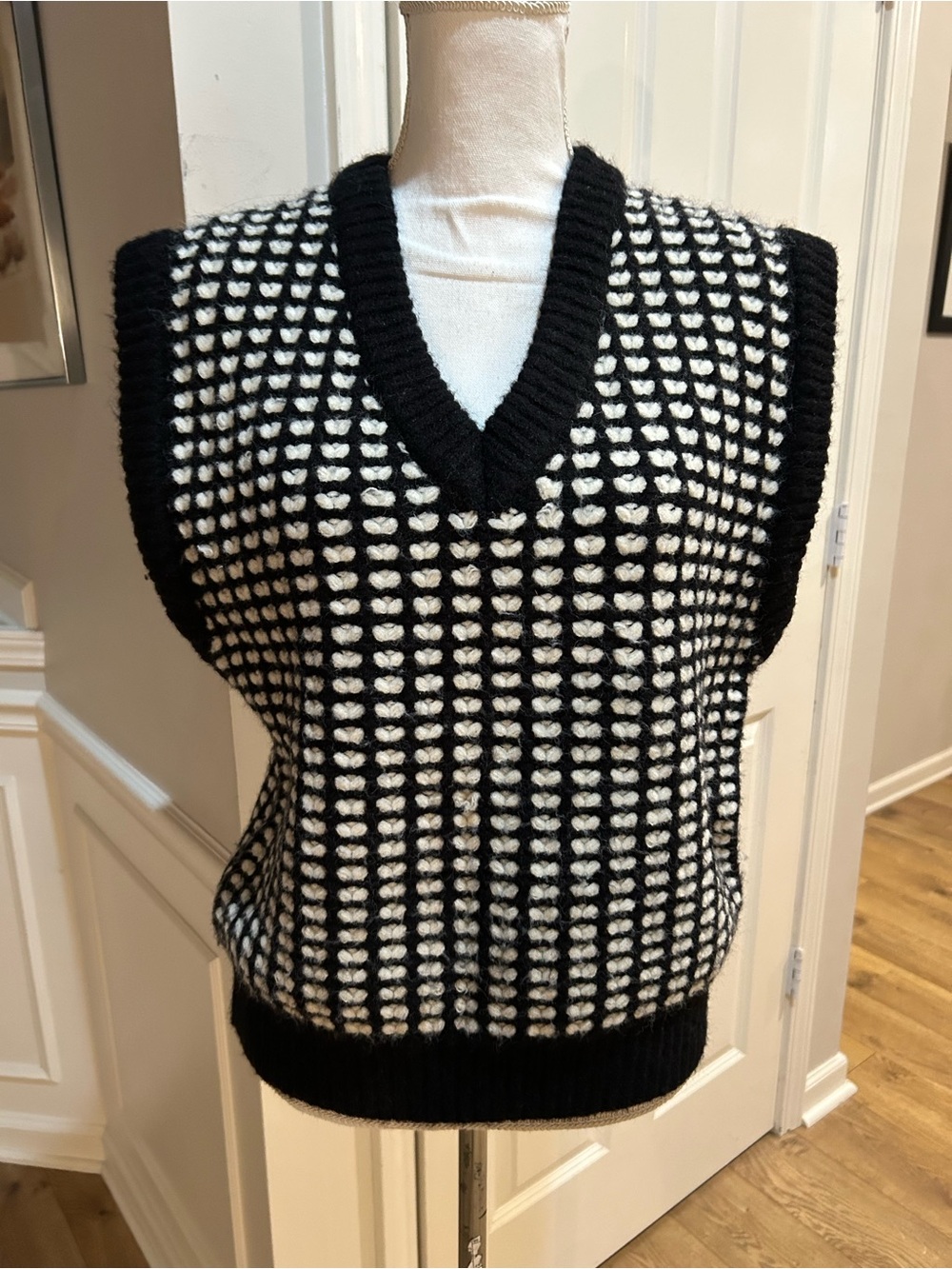 Find Me Now Anthropologie Black & White V-Neck Knit Sweater Vest Medium